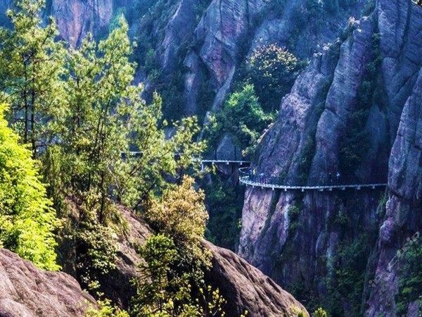 湖南张家界凤凰旅游,湖南张家界旅游景点天门山
