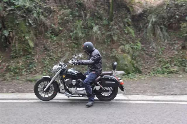 国产巡航摩托车600cc,国产美式v缸太子力帆v16