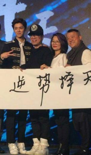 鹿晗内增高,鹿晗是怎么长高的