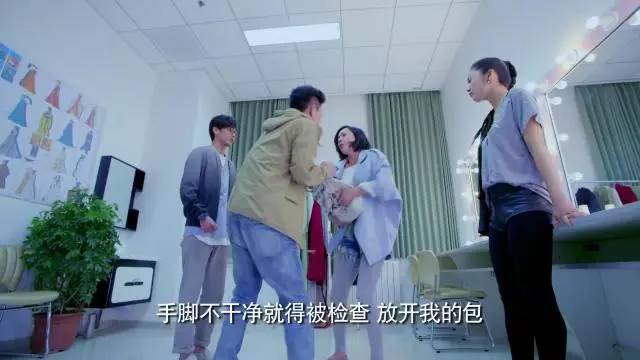 《云巅之上》已向你发送娱乐圈生存宝典，收好不谢！