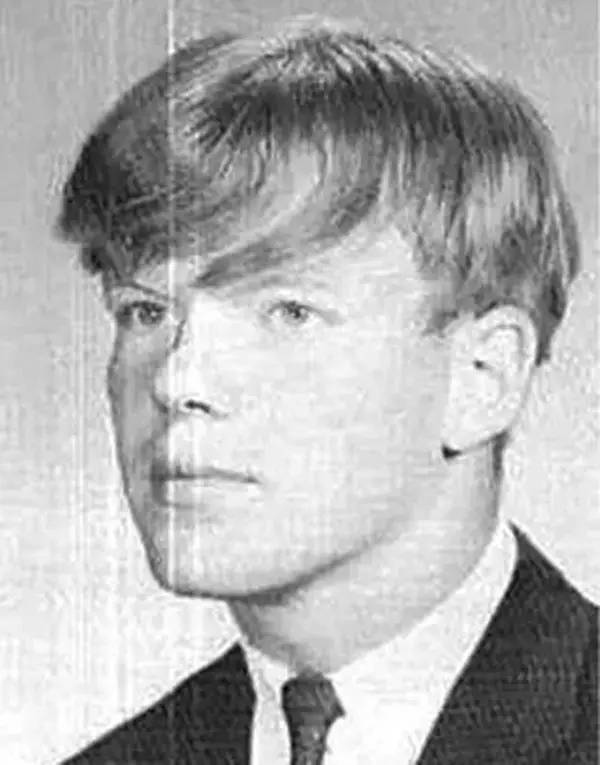 21岁被多国通缉,二十一岁被满门抄斩