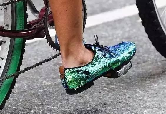 2019年国际流行色配饰,冬季配饰流行色