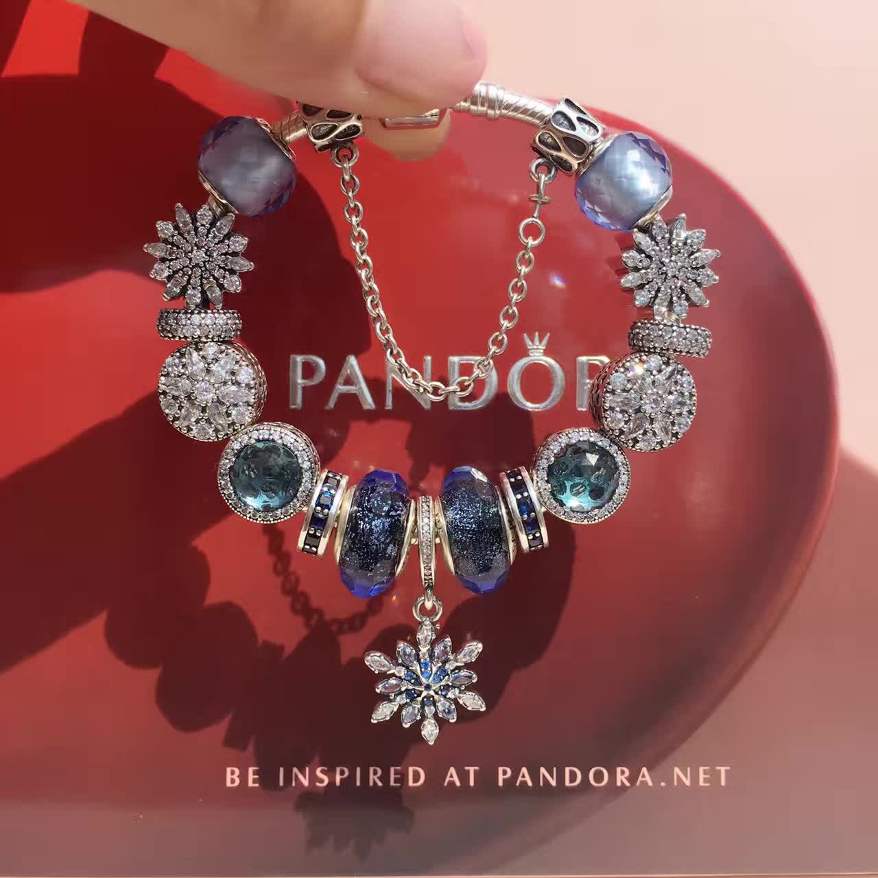 送给自己心仪的女生有哪些饰品推荐呢?