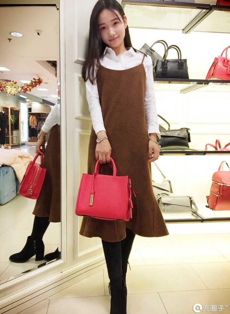 现在年轻人都流行背什么包,有哪些适合学生党背的包