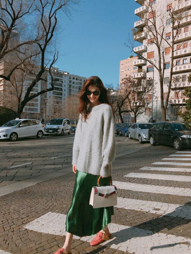 春季红鞋怎么搭配衣服,红色尖头单鞋子怎么搭配衣服