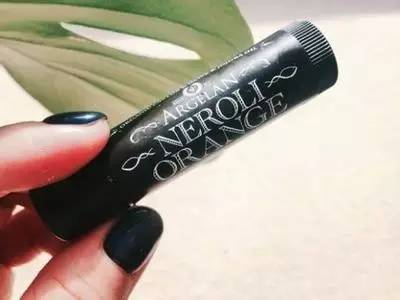 10款颜值爆表的有机天然小众润唇膏~不过百元，就能彻底滋润你，男票也能放心吃了！