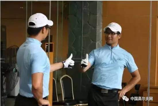 1分钟教你正确的高尔夫姿势,高尔夫的十个小技巧