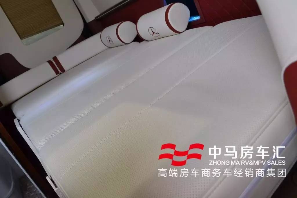 要的就是度假感!奔驰C10C有电视有沙发,有床有洗手间