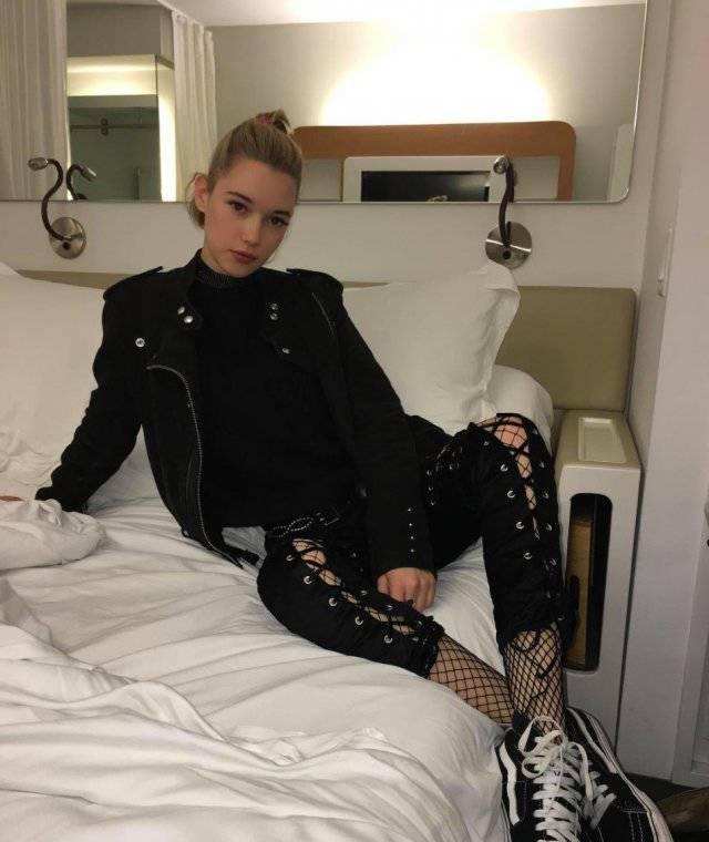 杨幂与超模肯豆合影,杨幂和肯豆衣服试穿