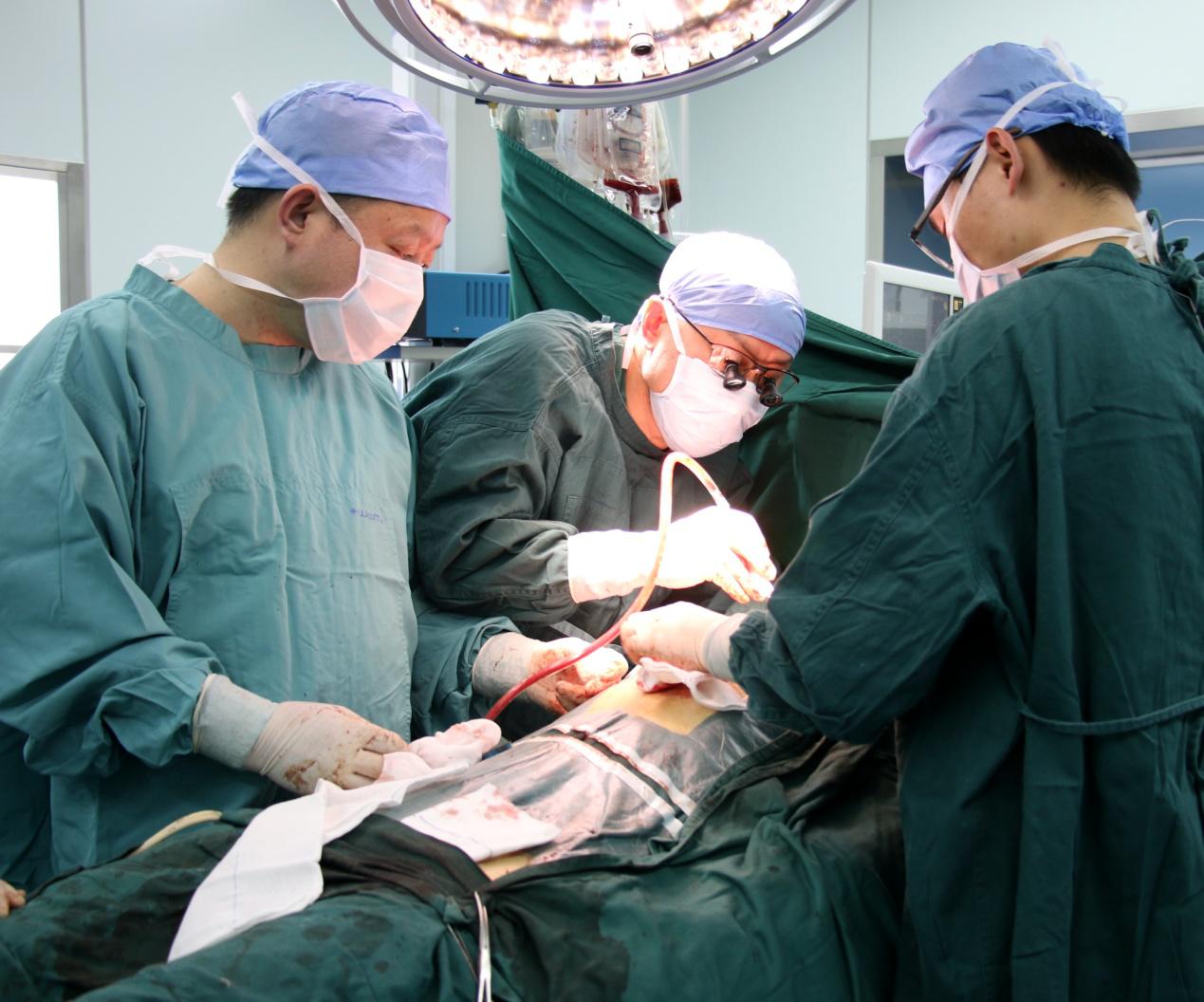 好强大！明慈医院成功开展一例超高难度心脏手术（Konno）