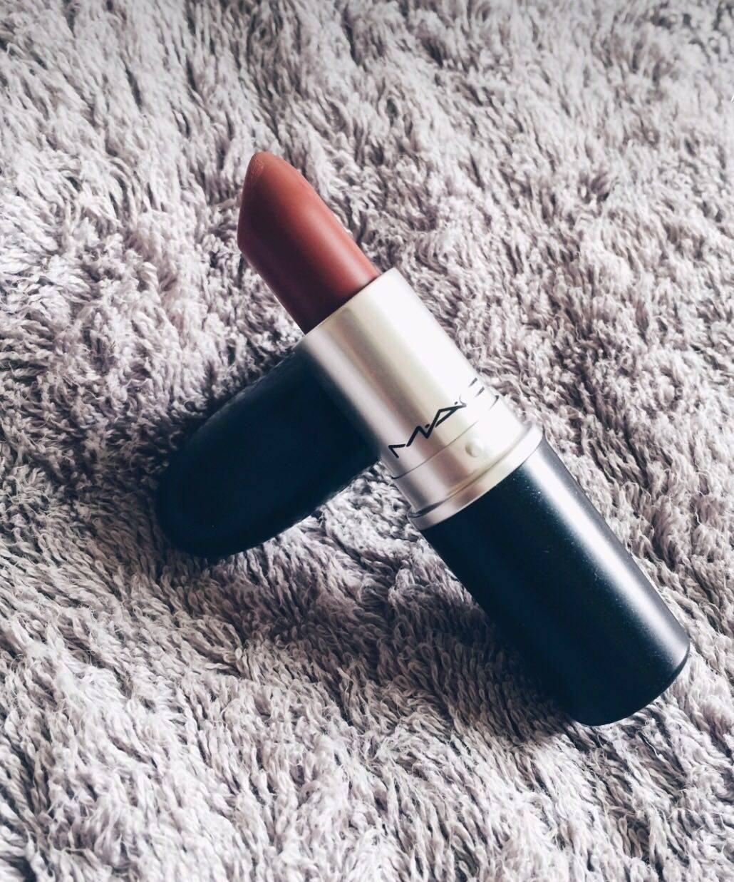 毕竟一辈子不算长，千万不要浪费在不适合的口红颜色上！