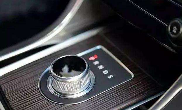 小偷半夜偷豪车,小偷偷400辆豪车