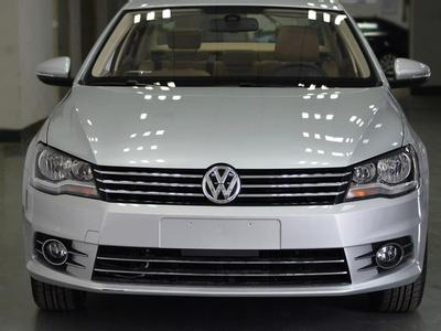 成都租商务车自驾游费用,在成都租个车自驾318多少钱