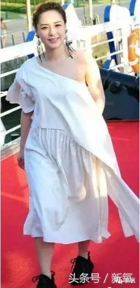 邓紫棋皮裤和别的女星对比,邓紫棋皮裤大盘点