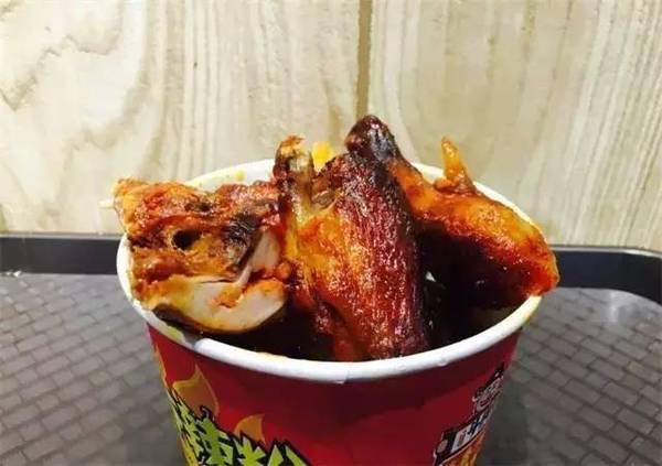 长沙这些永远在排队的外卖小窗口，秒杀了多少大牌餐厅！