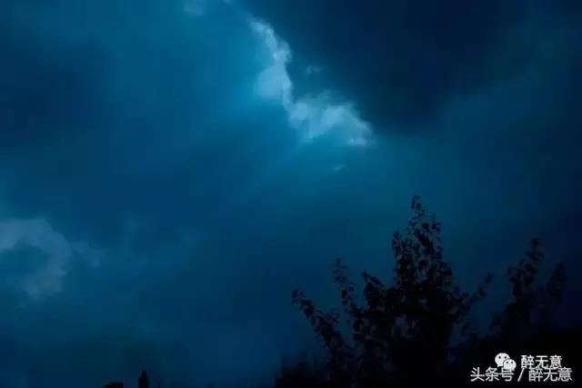 路遇病龙降雨，出手施救，龙感恩赠书，终成一代医圣