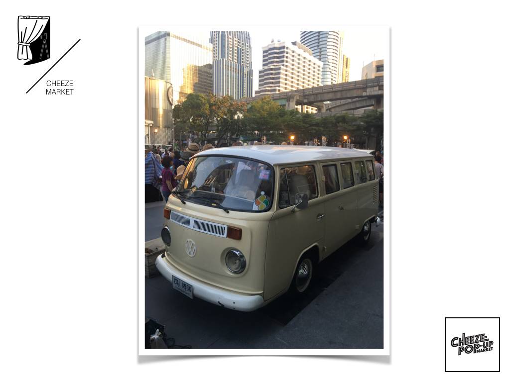 在曼谷，人妖＋精油按摩文化市集