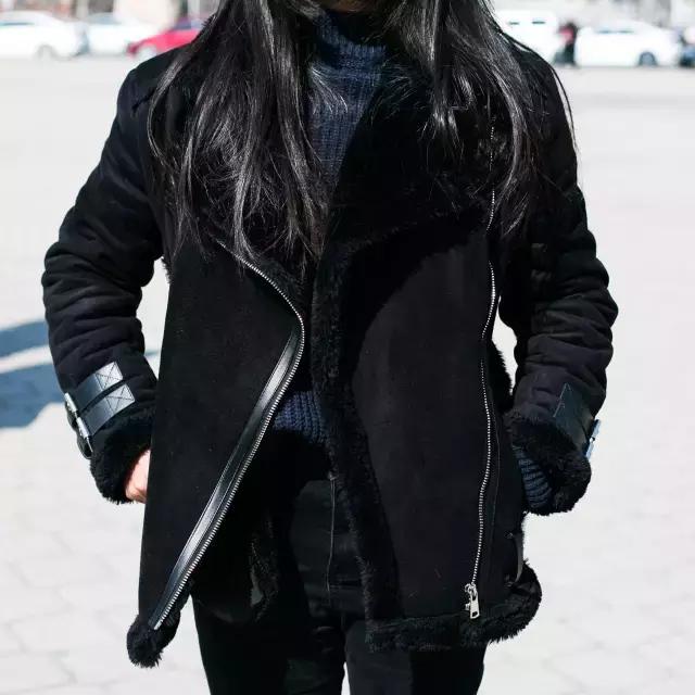 报告老师，中州大学的学生不好好穿衣服！