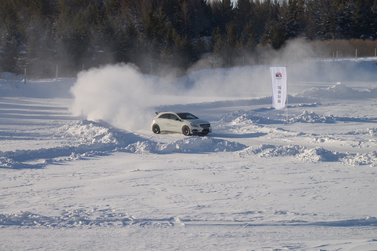 被困雪地怎么自救,雪地原地打滑怎么脱困