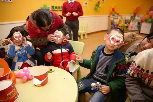 推广||传说中的他来到医院，孩子们都笑了！