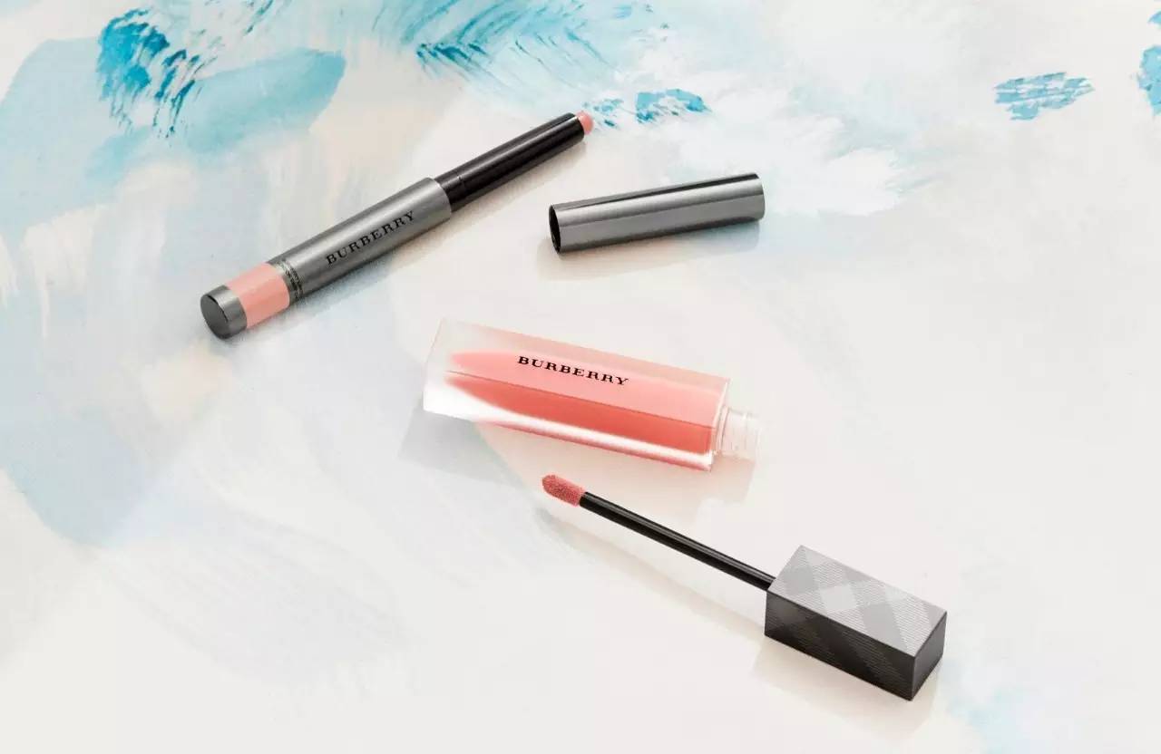 热搜中周冬雨用的什么色号口红,周冬雨同款兰蔻口红色号特别艳的