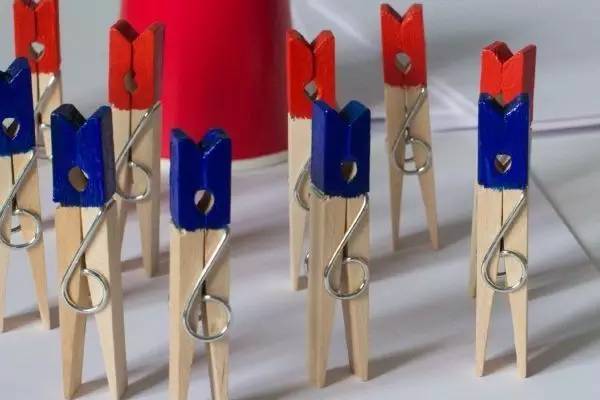 亲子桌面足球游戏,足球桌手工制作大全