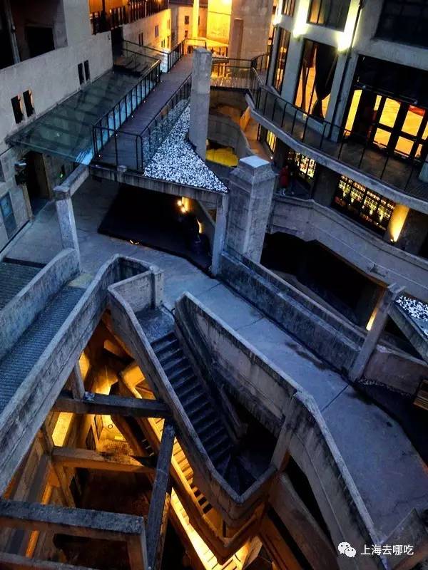 魔都这10家萌宠餐厅酒店，拯救留守在家的喵喵狗狗！咖啡、汉堡、江景……和主子腻在一起！