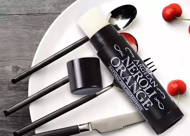 10款颜值爆表的有机天然小众润唇膏~不过百元，就能彻底滋润你，男票也能放心吃了！