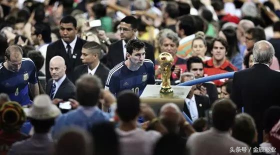 绿茵赛场经典绝杀视频,绿茵场上大汗淋漓的每一个瞬间