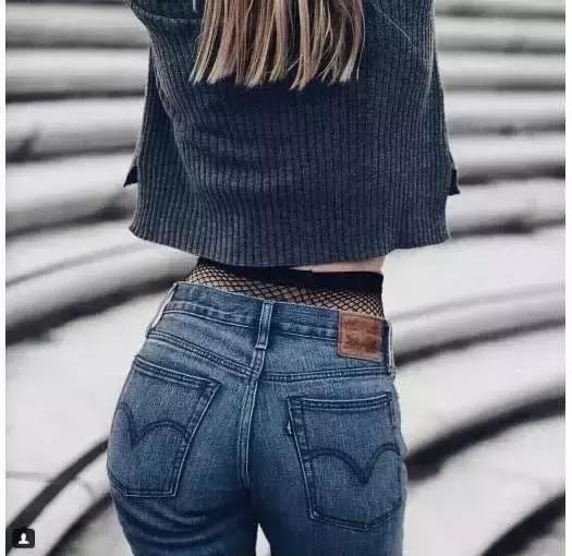 妈妈说穿渔网袜的都是坏女孩