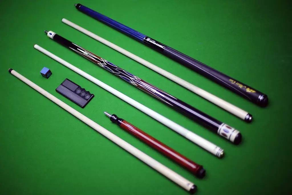 张堃鹏曾用过什么品牌的球杆,世界冠军张堃鹏表演