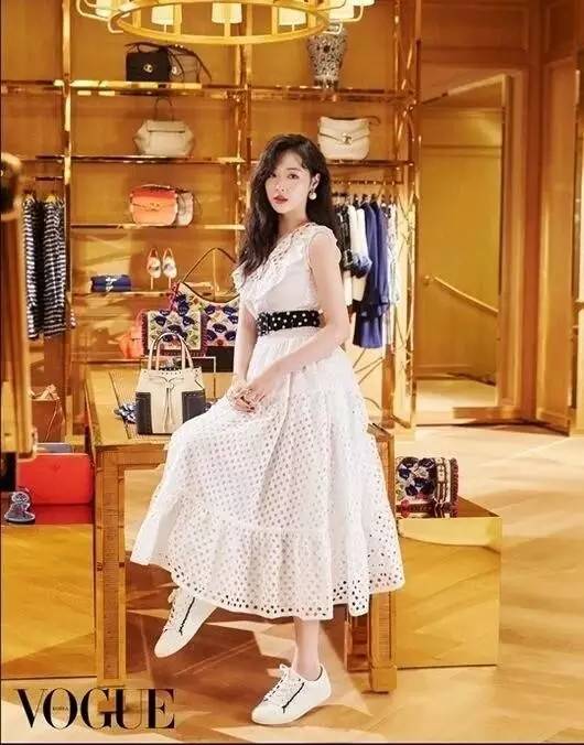 杨幂、吴亦凡都穿小白鞋出街，背后是阿迪古驰纪梵希的商业计谋