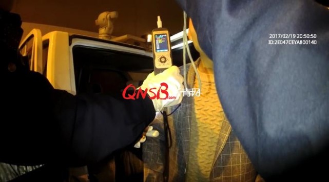 杭州一男子酒后驾车遇交警查酒驾,浙江一男子无证驾驶遇到交警检查