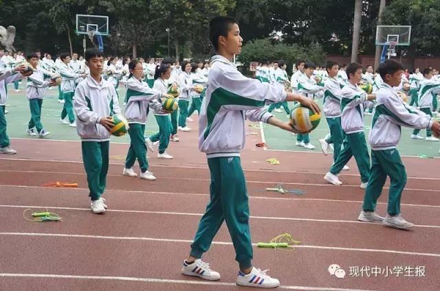 白云区小学大课间展示,白云七中大课间