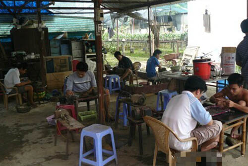 中国800元在越南买沉香,上海人在越南买假沉香