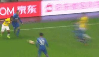 足协处罚双重标准,赵和靖被掏红牌