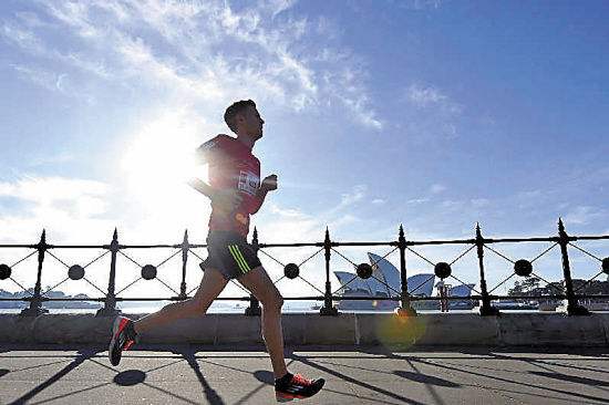 为什么跑步时腰背很酸,为什么跑步会缓解肩膀疼痛