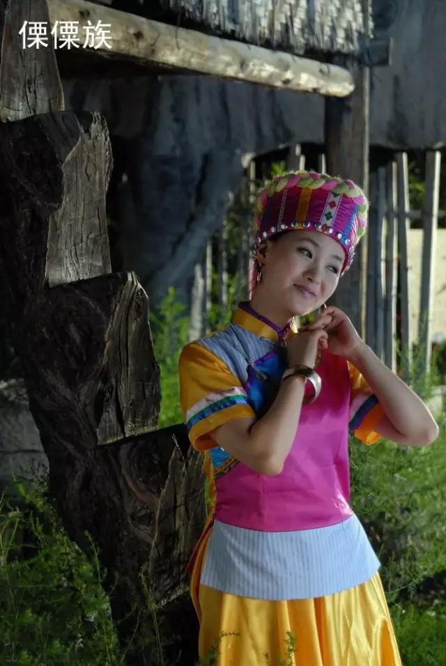 56个民族服饰的视频,56个民族男士服饰