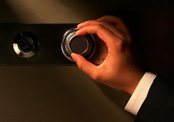 华为mate9丢失怎么找回,手机丢了手机有密码安全吗