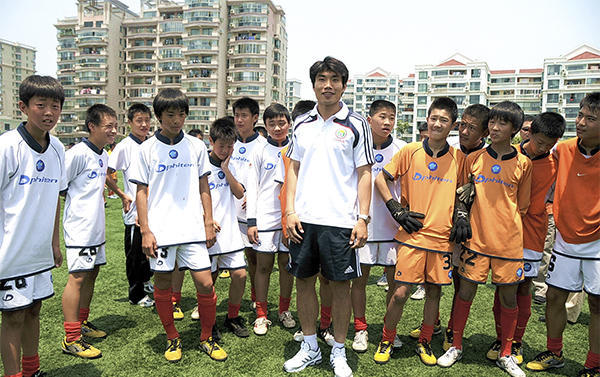 曾击败小罗梅西的足坛大佬出狱在即他培养的球员已被中超哄抢