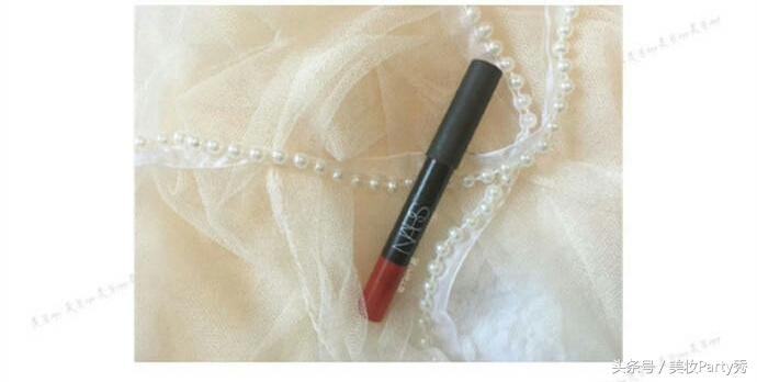 mac口红色号黄皮显白推荐,不脱色不沾杯黄皮显白的口红