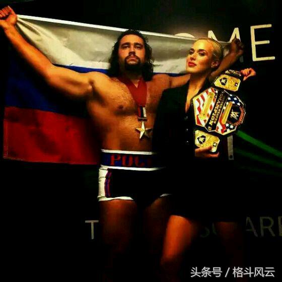 卢瑟夫和米兹拉娜,wwe拉娜跪地向卢瑟夫认错