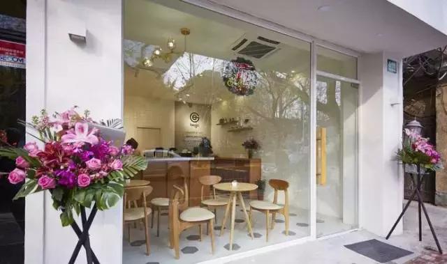 瓶瓶罐罐已经没法满足我了，快带我去喝果汁！要求：颜好味道棒！