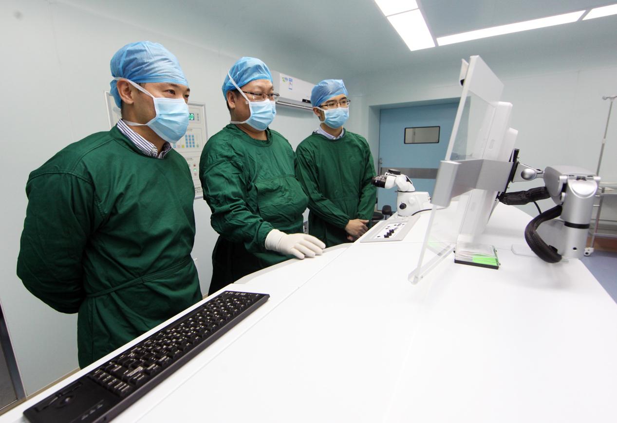 飞秒激光近视手术倒计时,近视1300能做飞秒激光手术吗