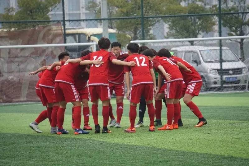 徐根宝快乐足球赢球才快乐,徐根宝范志毅根宝足球基地