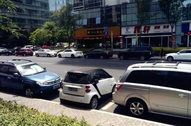 怎样平稳停入停车位,三种常见停车位的停车方法2019