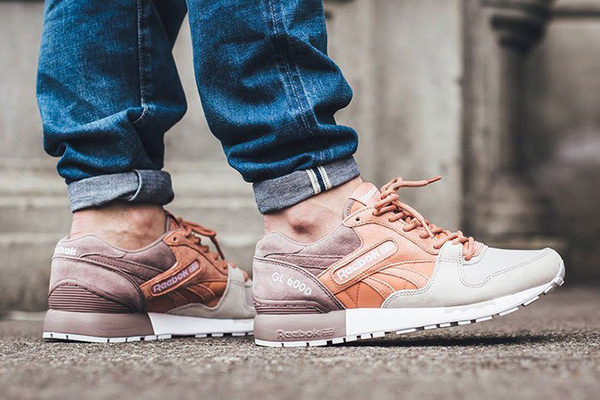 复古小白鞋穿搭高级优雅气质,复古年轻人的潮鞋搭配