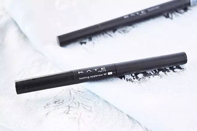 日本女孩人手一只的口红,日本女生kate粉底液