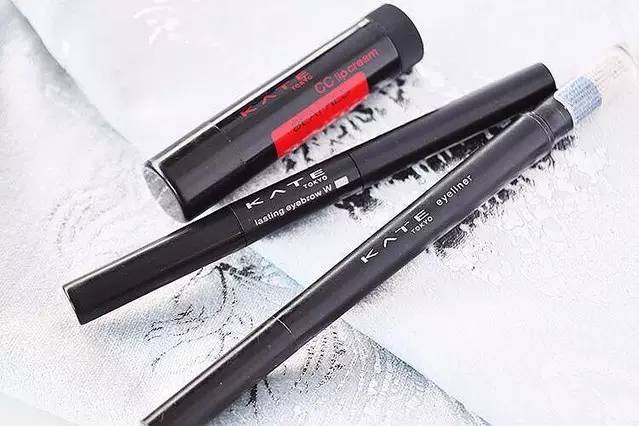 日本女生人手一双的鞋,kate最新底妆系列