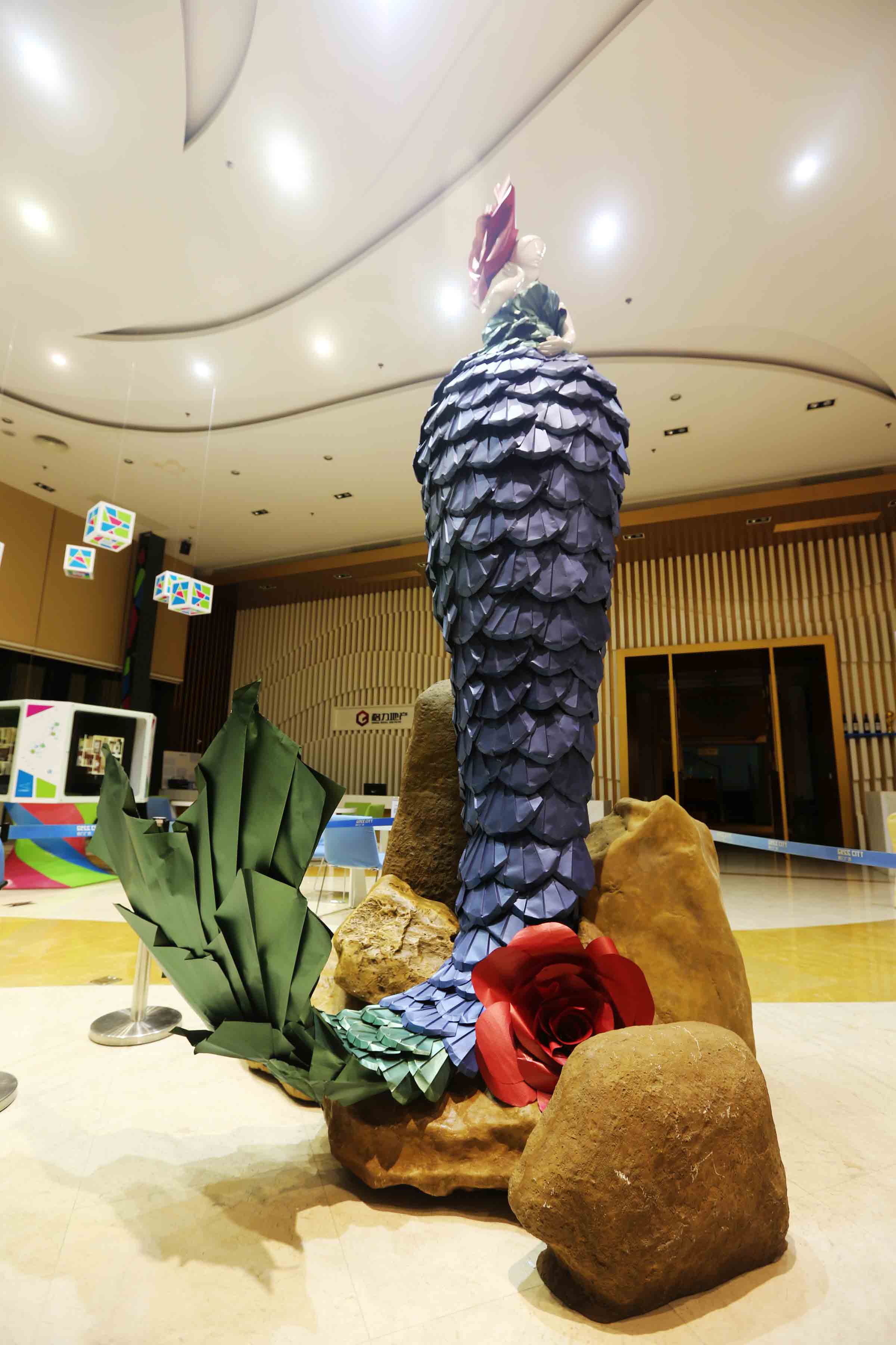 她“玩”纸六年，用纸艺让白龙重现广州聚龙古村